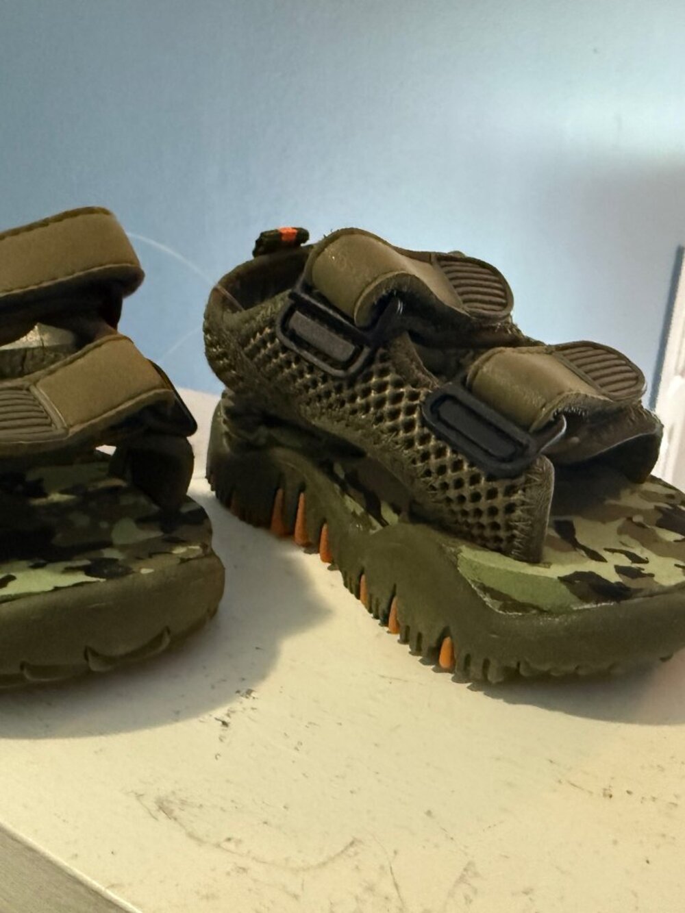 NWOT Infant Kids camouglage sandals
